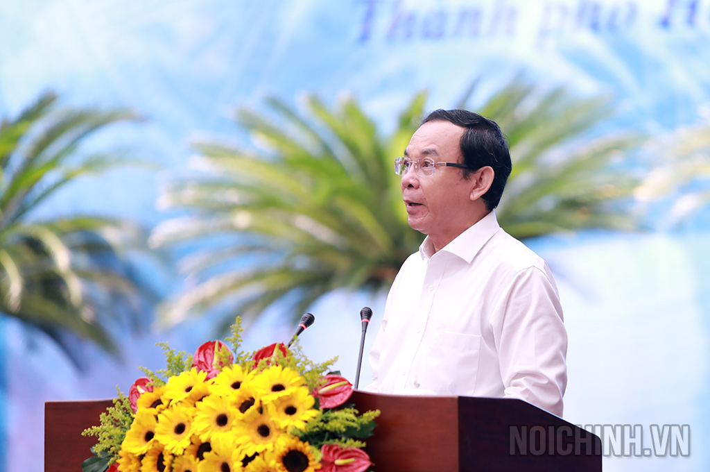 Đồng chí Nguyễn Văn Nên, Ủy viên Bộ Chính trị, Bí thư Thành ủy Thành phố Hồ Chí Minh phát biểu tại Hội nghị