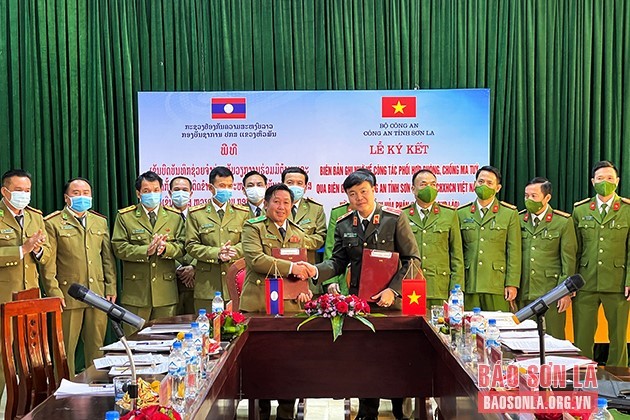  Công an tỉnh Sơn La và Công an tỉnh Hủa Phăn ký kết biên bản ghi nhớ về đấu tranh phòng, chống tội phạm ma túy trên tuyến biên giới 