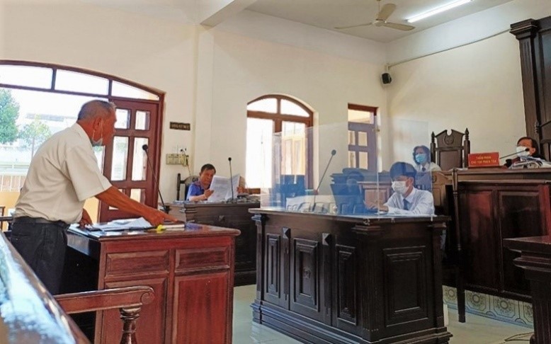Tòa án nhân dân tỉnh Đồng Nai xét xử sơ thẩm bị cáo Ngô Anh Tuấn, nguyên Giám đốc Trung tâm Dạy nghề huyện Thống Nhất, về tội “Tham ô tài sản” và “Cố ý làm trái quy định của Nhà nước về quản lý kinh tế, gây hậu quả nghiêm trọng” (tháng 6/2022)