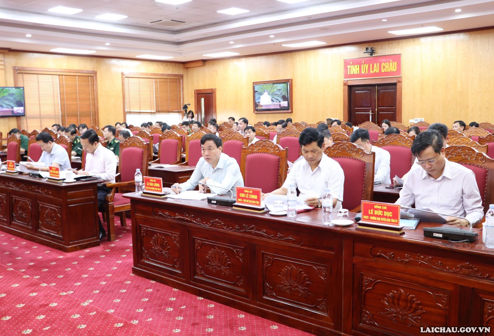 Các đại biểu dự Hội nghị toàn quốc Tổng kết 10 năm công tác phòng, chống tham nhũng, tiêu cực giai đoạn 2012-2022 tại điểm cầu tỉnh Lai Châu 
