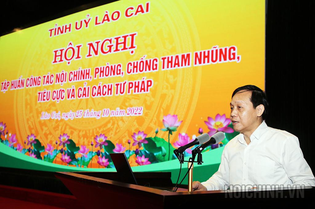 Đồng chí Nguyễn Thanh Hải, Phó Trưởng Ban Nội chính Trung ương phát biểu tại Hội nghị
