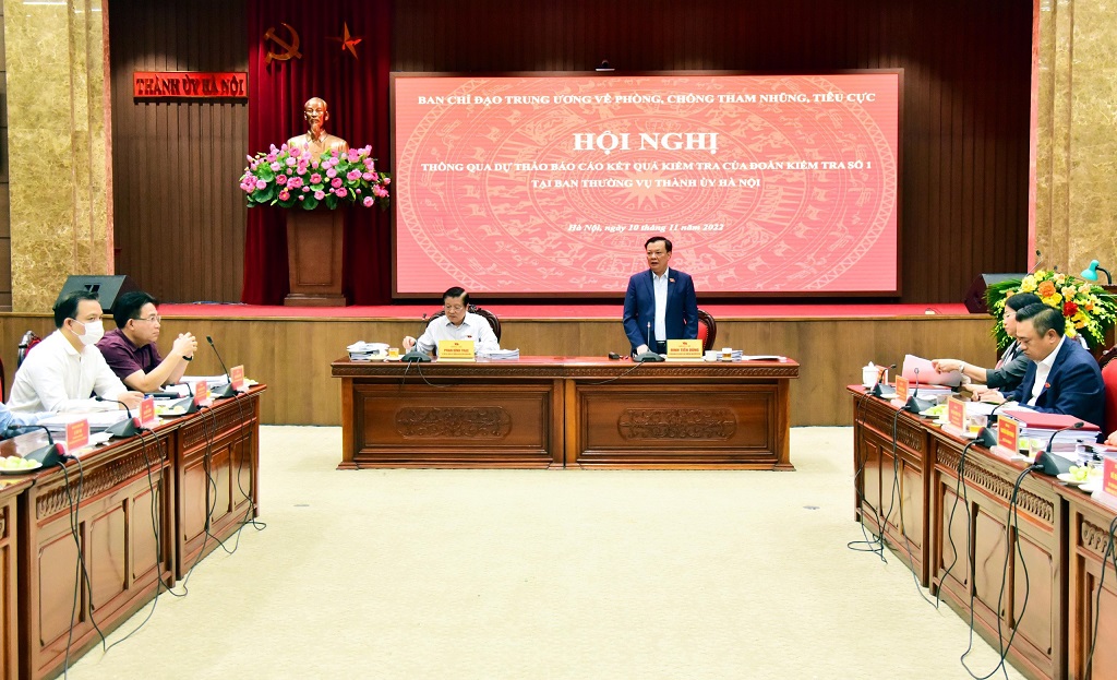Đồng chí Đinh Tiến Dũng, Ủy viên Bộ Chính trị, Bí thư Thành ủy, Trưởng Ban Chỉ đạo PCTN, TC thành phố Hà Nội phát biểu