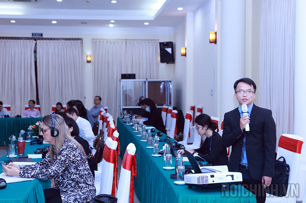 Ông Trần Trung Kiên, Luật sư, Giám đốc khối tư vấn doanh nghiệp, Công ty Luật TNHH SB Law trình bày dự thảo báo cáo tại Hội thảo