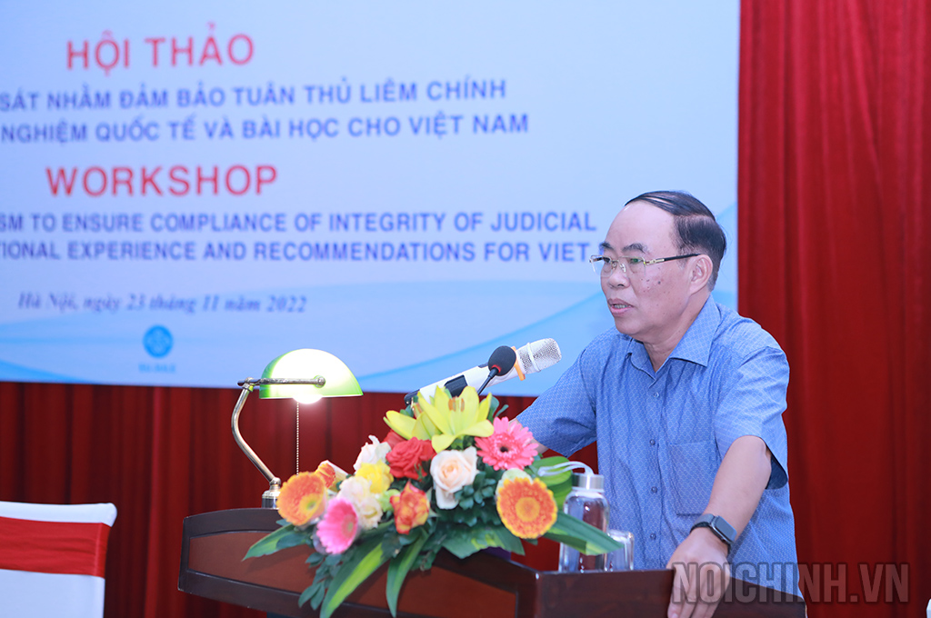 Ông Nguyễn Công Hồng, nguyên Phó Chủ nhiệm Ủy ban Tư pháp của Quốc hội phát biểu tại Hội thảo