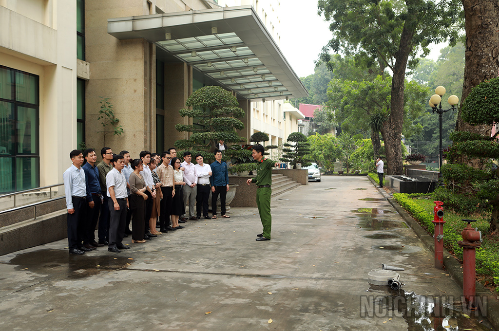 Đại úy Phạm Huy Toàn, Trường Đại học phòng cháy và chữa cháy, Bộ Công an hướng dẫn phần thực hành