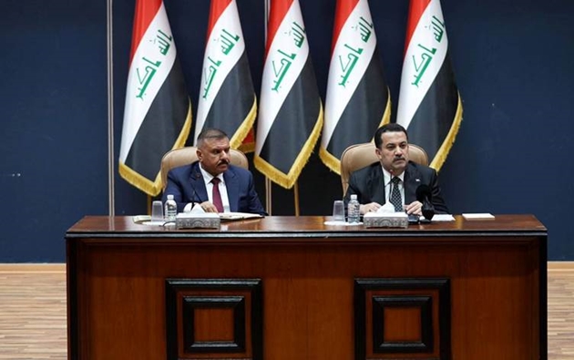 Thủ tướng Iraq Mohammed Shia al-Sudani gặp Bộ trưởng Nội vụ Iraq ngày 12/5/2022. Ảnh: Văn phòng Thủ tướng