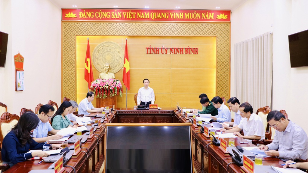 Đồng chí Phạm Quang Ngọc, Phó Bí thư Tỉnh ủy, Chủ tịch UBND tỉnh Ninh Bình triển khai nhiệm vụ trọng tâm công tác tháng 11/2022