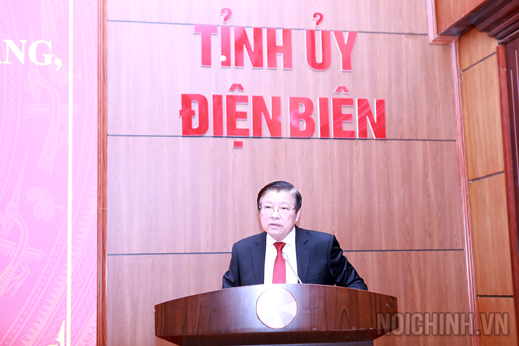 Đồng chí Phan Đình Trạc, Ủy viên Bộ Chính trị, Bí thư Trung ương Đảng, Trưởng Ban Nội chính Trung ương phát biểu tại buổi làm việc