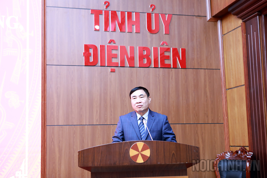 Đồng chí Trần Quốc Cường, Ủy viên Trung ương Đảng, Bí thư tỉnh ủy Điện Biên phát biểu tại buổi làm việc