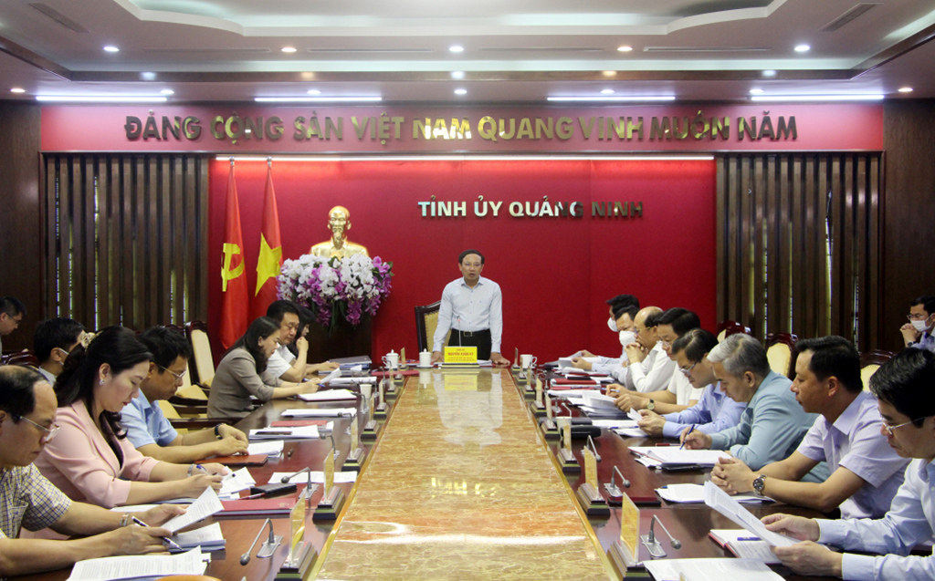 Một cuộc họp của Ban Thường vụ Tỉnh ủy Quảng Ninh (ảnh báo Quảng Ninh)