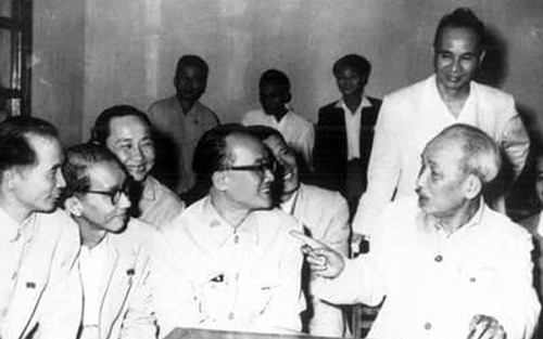 Sinh thời, Chủ tịch Hồ Chí Minh luôn quan tâm chống chủ nghĩa cá nhân trong Đảng. (Ảnh tư liệu)