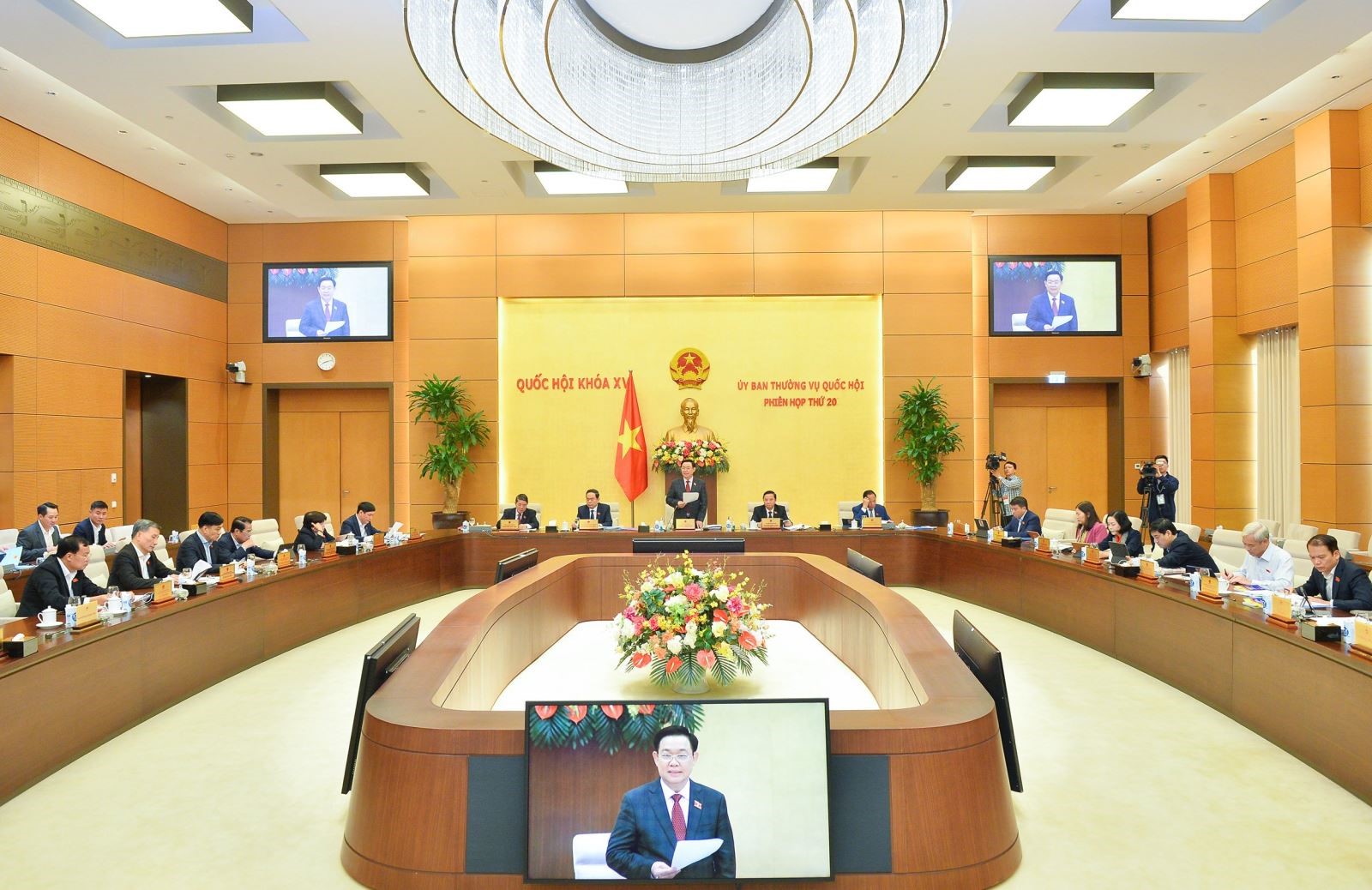 Chủ tịch Quốc hội Vương Đình Huệ phát biểu khai mạc Phiên họp thứ 20 của Ủy ban Thường vụ Quốc hội