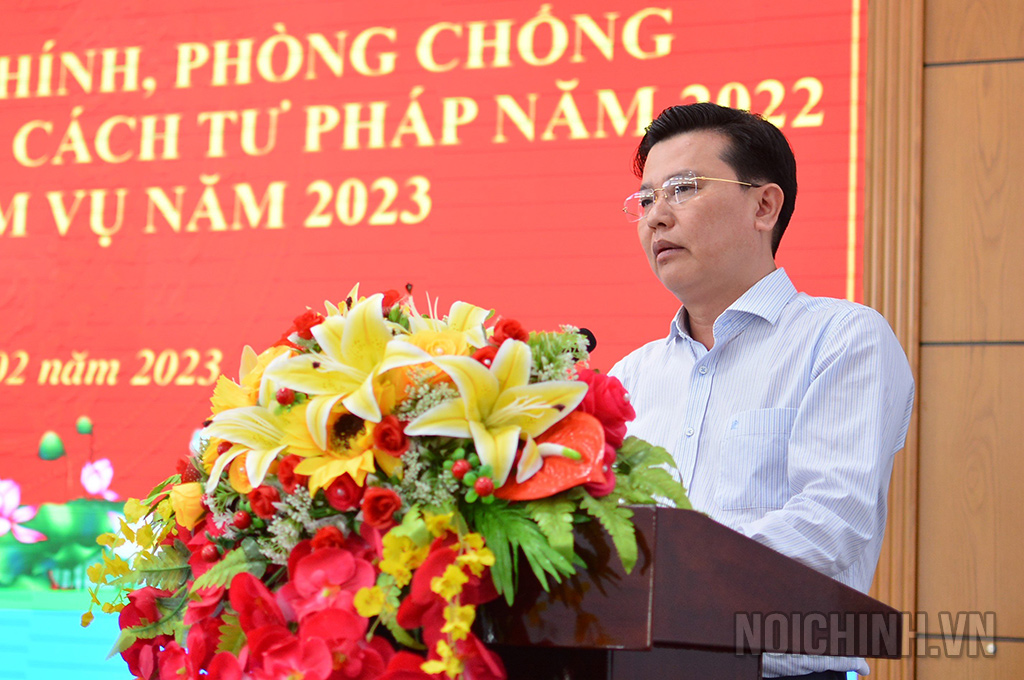 Đồng chí Nguyễn Thanh Hải, Phó Bí thư Thường trực Tỉnh ủy, Trưởng Đoàn ĐBQH tỉnh phát biểu tại Hội nghị