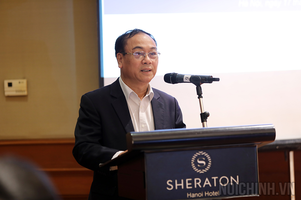 Đồng chí Lê Văn Lân, nguyên Phó trưởng Ban Nội chính Trung ương tham luận tại Hội thảo