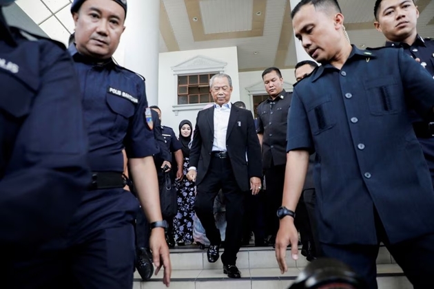 Cựu Thủ tướng Malaysia Muhyiddin Yassin tại Khu liên hợp Tòa án Kuala Lumpur ở Kuala Lumpur, Malaysia ngày 10/3/2023. Ảnh: REUTERS/Hasnoor Hussain