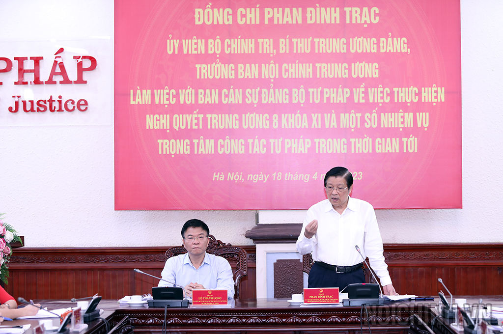 Đồng chí Phan Đình Trạc, Ủy viên Bộ Chính trị, Bí thư Trung ương Đảng, Trưởng Ban Nội chính Trung ương  phát biểu kết luận