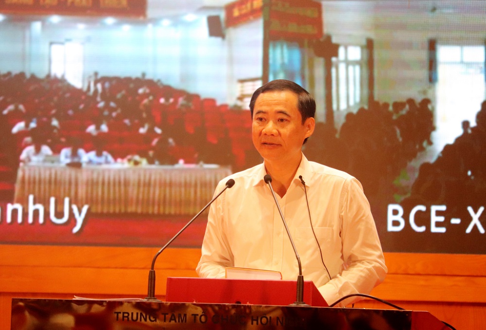 Đồng chí Nguyễn Thái Học, Phó Trưởng Ban Nội chính Trung ương giới thiệu Cuốn sách của đồng chí Tổng Bí thư về phòng, chống tham nhũng, tiêu cực 