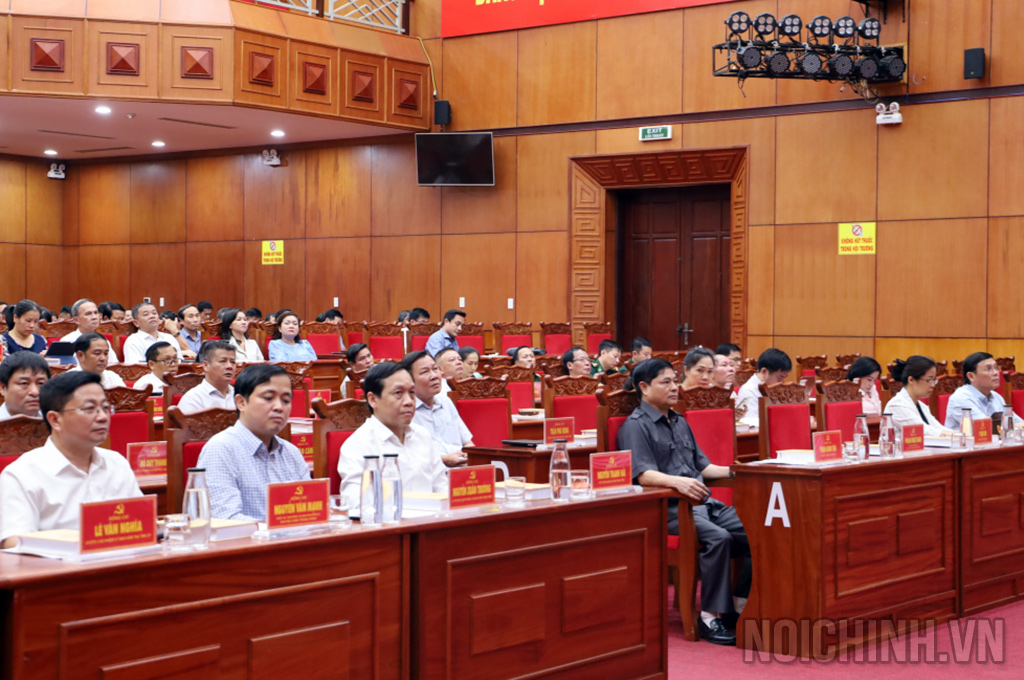 Các đại biểu tham dự Hội nghị điểm cầu Tỉnh ủy Đắk Lắk