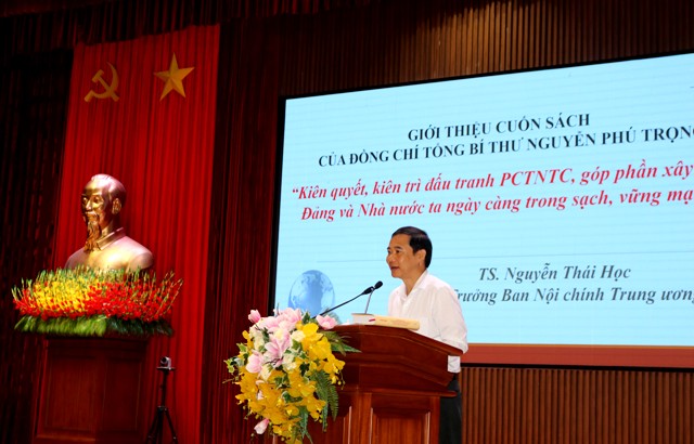 Đồng chí Nguyễn Thái Học, Phó trưởng Ban Nội chính Trung ương, quán triệt nội dung Cuốn sách tại Hội nghị