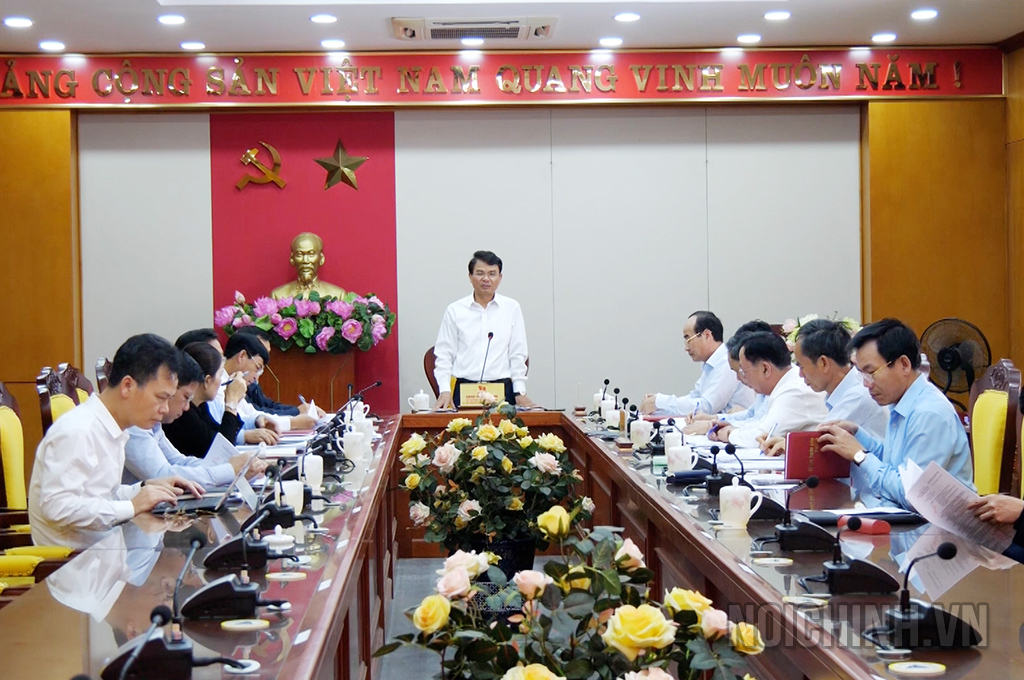 Đồng chí Đặng Xuân Phong, Ủy viên Trung ương Đảng, Bí thư Tỉnh ủy, Trưởng Đoàn Đại biểu Quốc hội tỉnh, Trưởng Ban Chỉ đạo phát biểu chỉ đạo tại Cuộc họp của Ban Chỉ đạo
