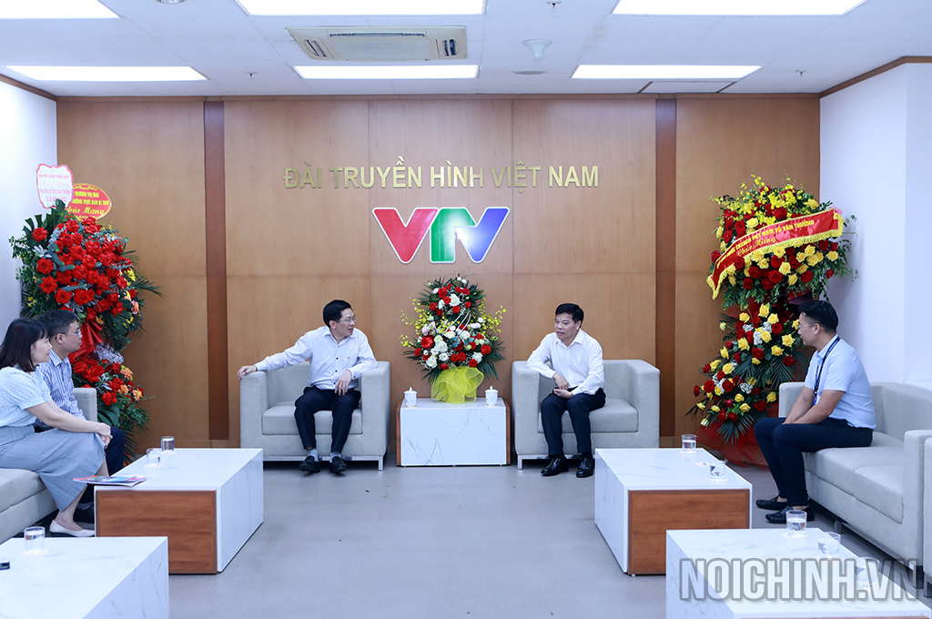 Đồng chí Đặng Văn Dũng, Phó Trưởng Ban Nội chính Trung ương chúc mừng Đài Truyền hình Việt Nam