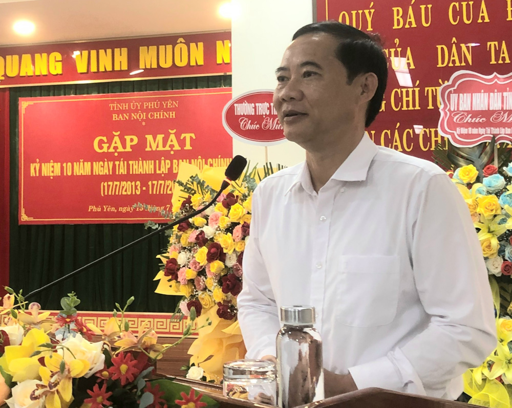 Đồng chí Nguyễn Thái Học, Phó Trưởng Ban Nội chính Trung ương phát biểu tại buổi gặp mặt