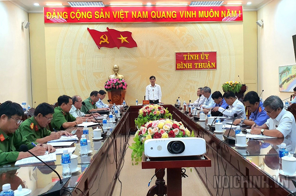 Đồng chí Dương Văn An, Ủy viên Trung ương Đảng, Bí thư Tỉnh ủy, Trưởng Ban Chỉ đạo tỉnh kết luận Cuộc họp