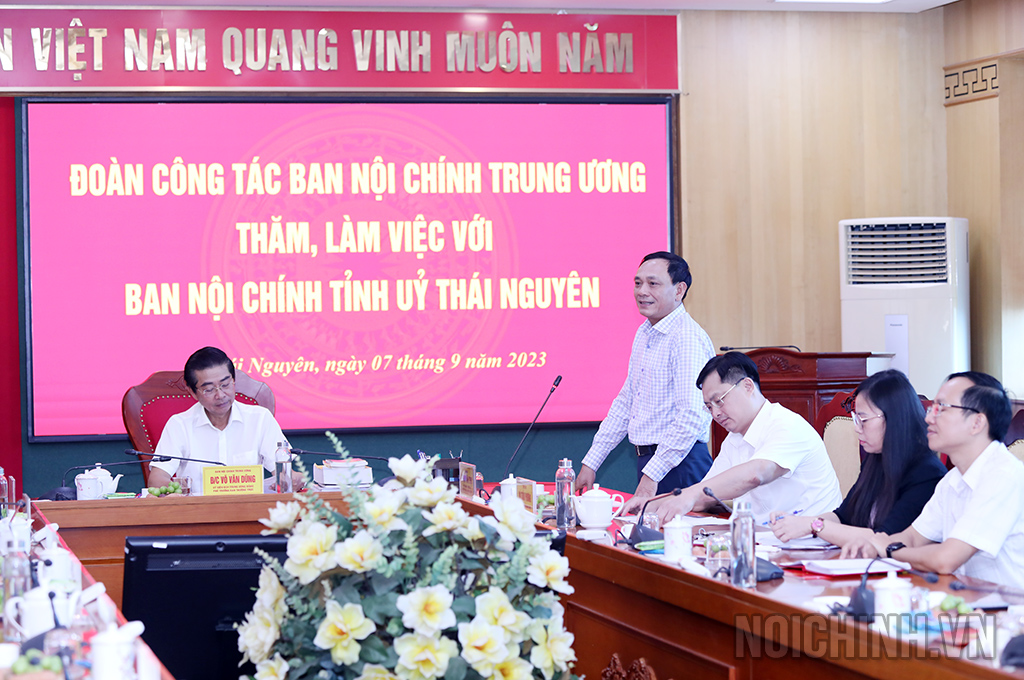 Đồng chí Phạm Văn Thọ, Ủy viên Ban Thường vụ, Trưởng Ban Nội chính Tỉnh ủy Thái Nguyên phát biểu