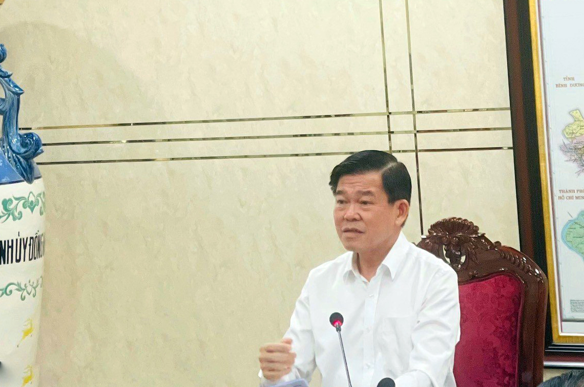 Đồng chí Nguyễn Hồng Lĩnh, Ủy viên Trung ương Đảng, Bí thư Tỉnh ủy phát biểu tại Hội nghị