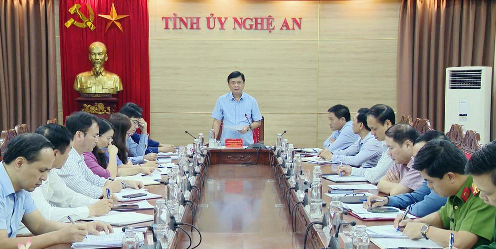 Đồng chí Thái Thanh Quý, Ủy viên Trung ương Đảng, Bí thư Tỉnh ủy Nghệ An phát biểu tại Hội nghị