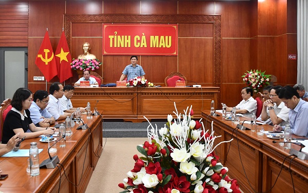 Một cuộc họp của Ủy ban nhân dân tỉnh Cà Mau