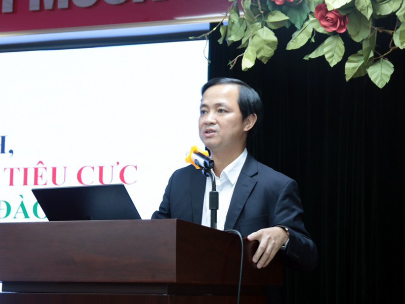 TS. Nguyễn Xuân Trường, Vụ Trưởng Vụ Địa phương I, Ban Nội chính Trung ương phát biểu tại Hội thảo
