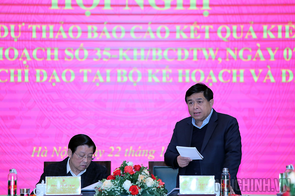 Đồng chí Nguyễn Chí Dũng, Ủy viên Trung ương Đảng, Bí thư Ban cán sự đảng, Bộ trưởng Bộ Kế hoạch và Đầu tư phát biểu