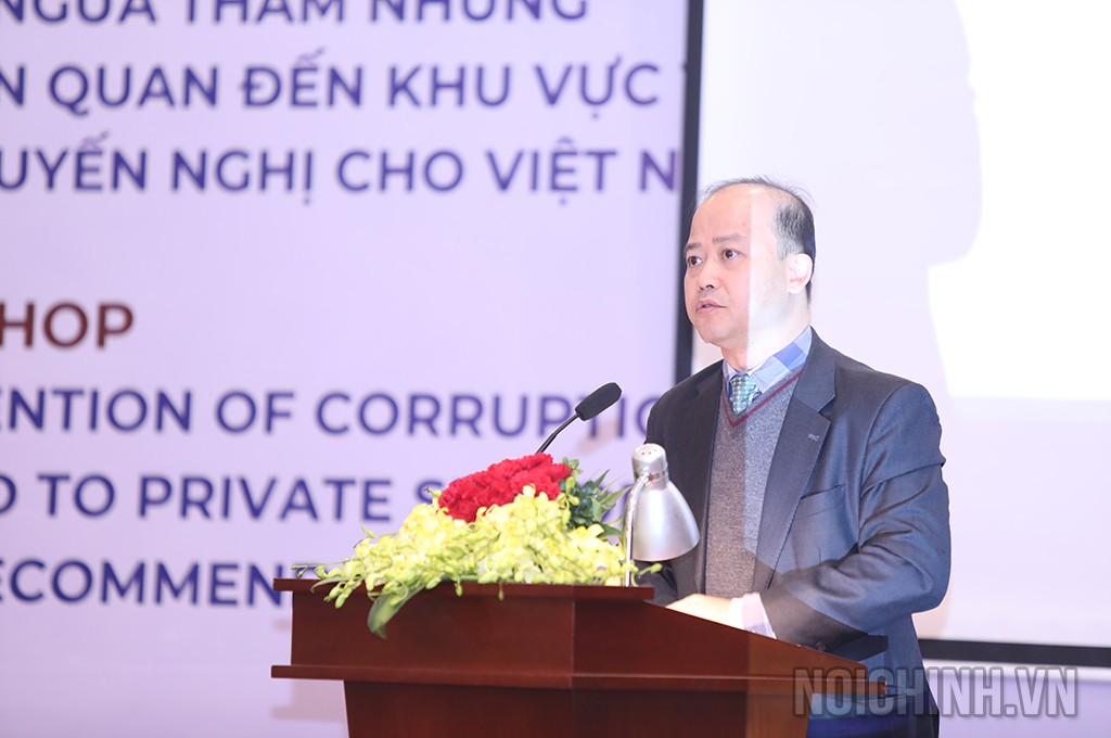 Luật sư Nguyễn Hưng Quang, Trưởng Văn phòng luật sư NHQuang và Công sự, Trưởng nhóm nghiên cứu trình bày Báo cáo 