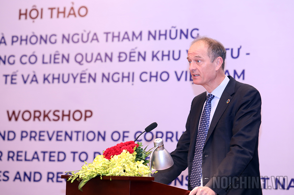 Ông Patrick Haverman, Quyền Trưởng đại diện thường trú Chương trình Phát triển Liên Hợp Quốc (UNDP) tại Việt Nam phát biểu tại Hội thảo