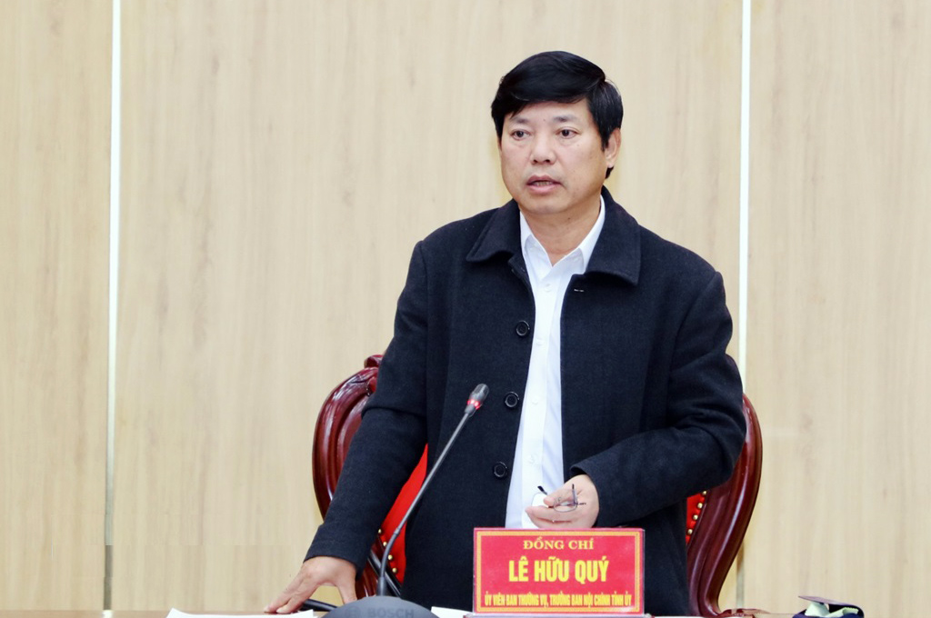Đồng chí Lê Hữu Quý, Ủy viên Ban Thường vụ, Trưởng Ban Nội chính Tỉnh ủy phát biểu kết luận Hội nghị