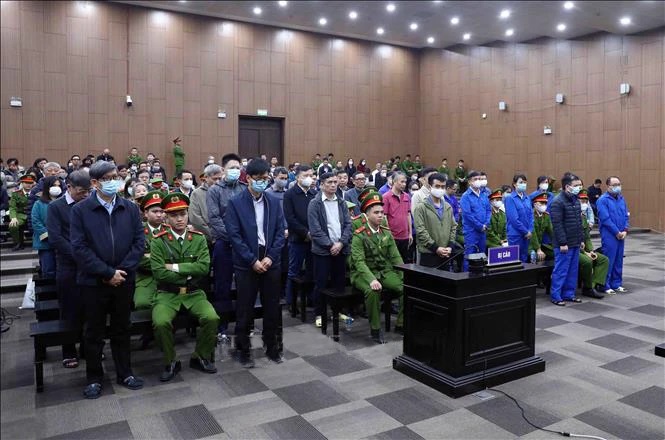 Các bị cáo tại phiên xét xử vụ án Việt Á