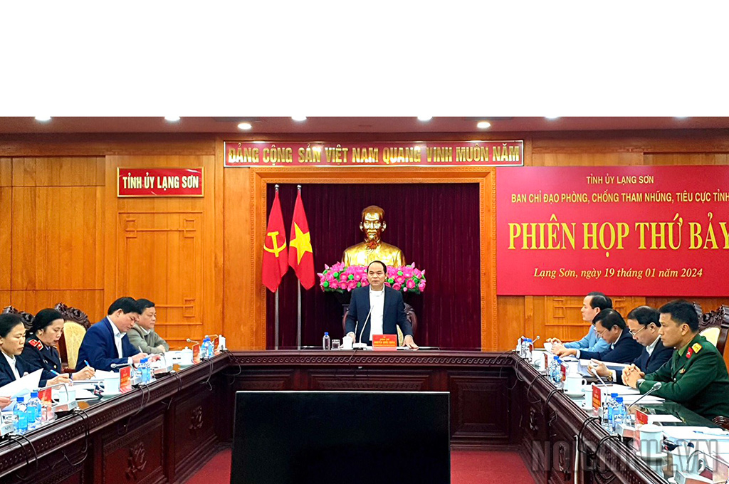 Đồng chí Nguyễn Quốc Đoàn, Ủy viên Trung ương Đảng, Bí thư Tỉnh ủy, Trưởng Ban Chỉ đạo PCTNTC tỉnh phát biểu tại Phiên họp 