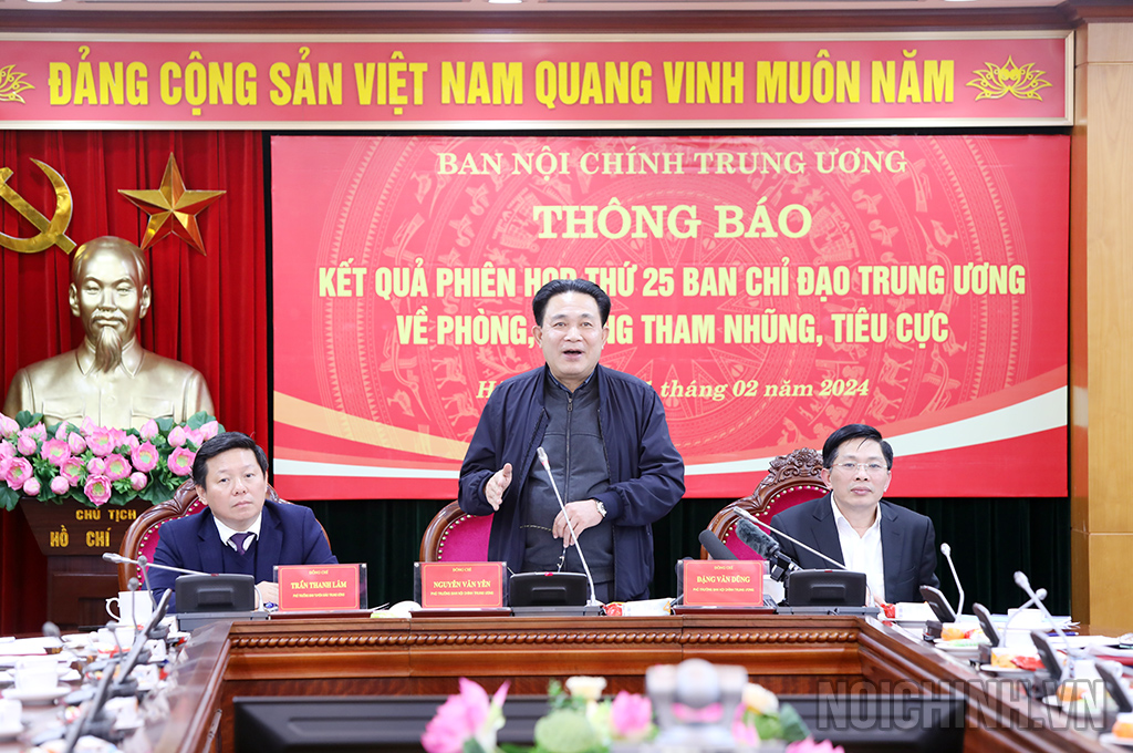 Đồng chí Nguyễn Văn Yên, Phó Trưởng Ban Nội chính Trung ương phát biểu tại buổi làm việc