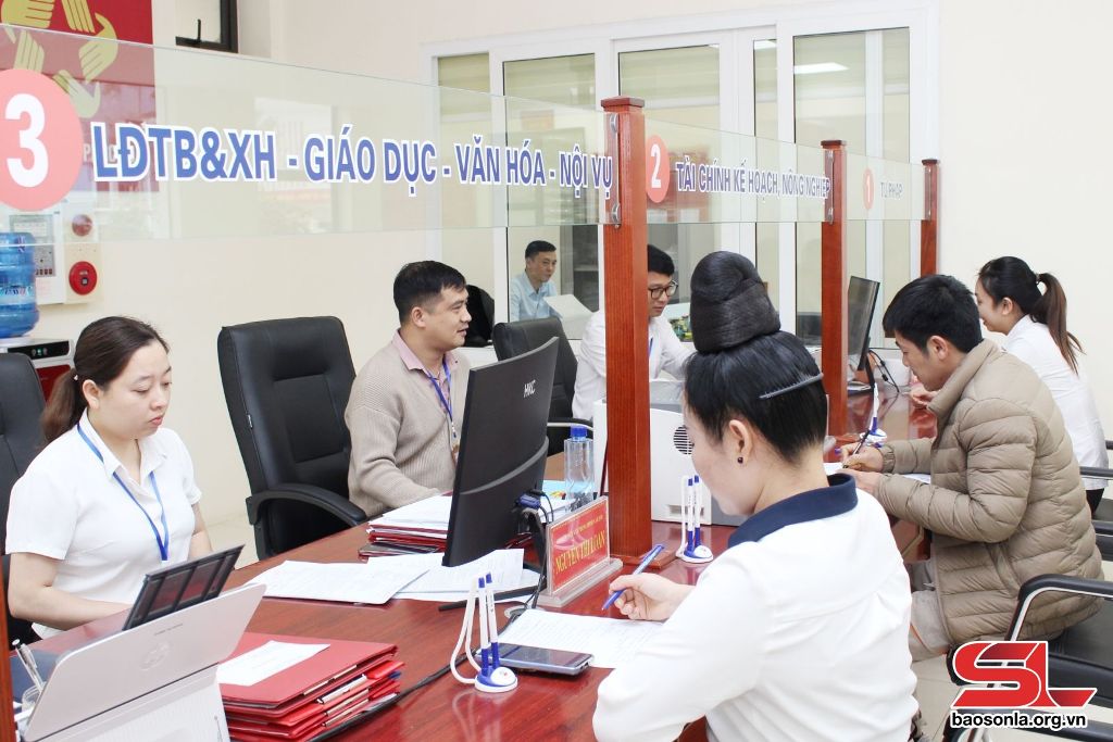 Bộ phận tiếp nhận và trả kết quả huyện Thuận Châu, tỉnh Sơn La. (Ảnh minh họa)