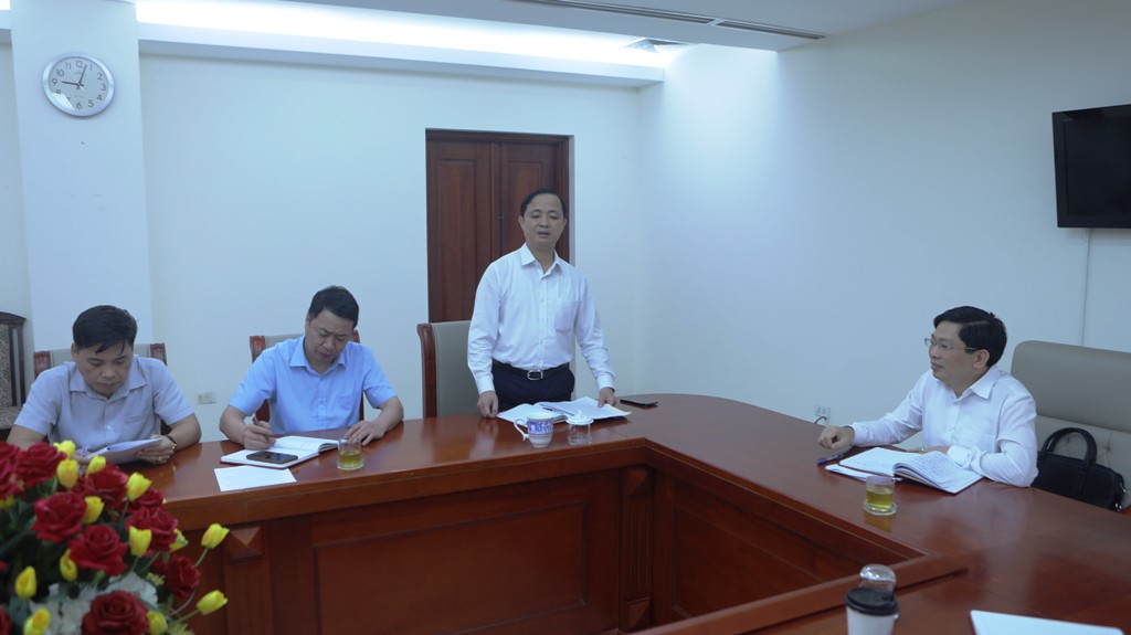 Đồng chí Nguyễn Xuân Trường, Vụ trưởng Vụ Địa phương I, Ban Nội chính Trung ương phát biểu tại buổi làm việc