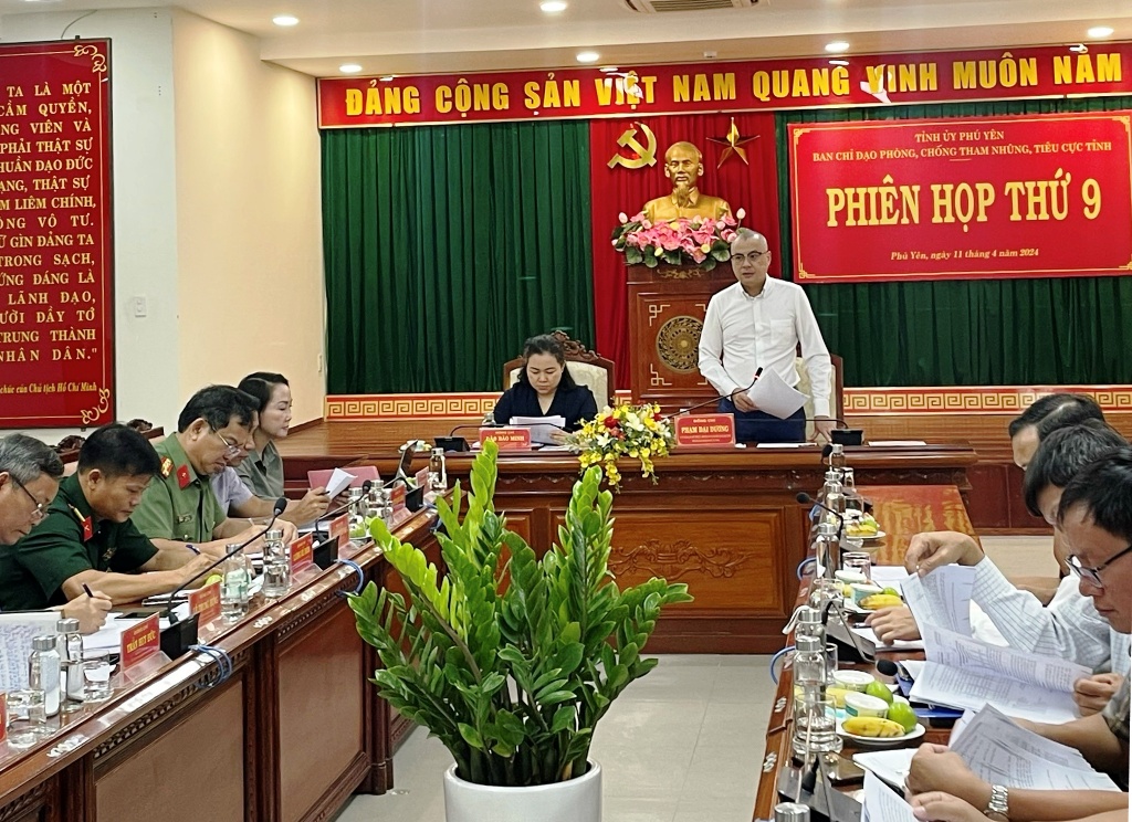 Đồng chí Phạm Đại Dương, Ủy viên Trung ương Đảng, Bí thư Tỉnh ủy, Trưởng Ban Chỉ đạo PCTNTC tỉnh phát biểu tại Phiên họp