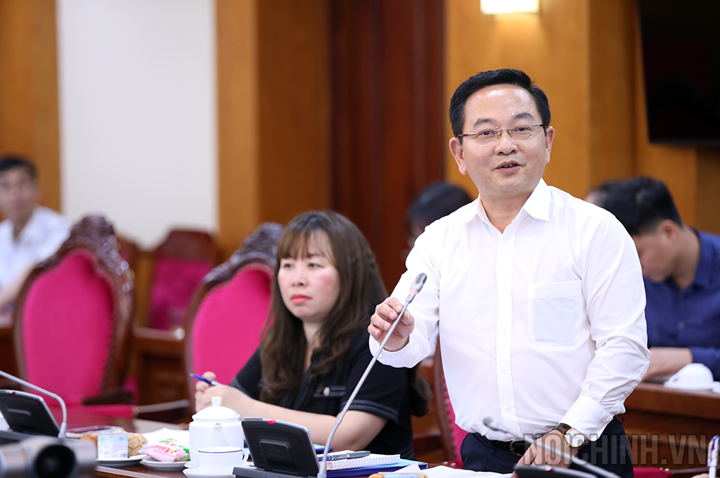 Đồng chí Phan Văn Ngọc, Giám đốc Trung tâm nghiên cứu pháp luật về Hành - Nhà nước, Viện nghiên cứu lập pháp