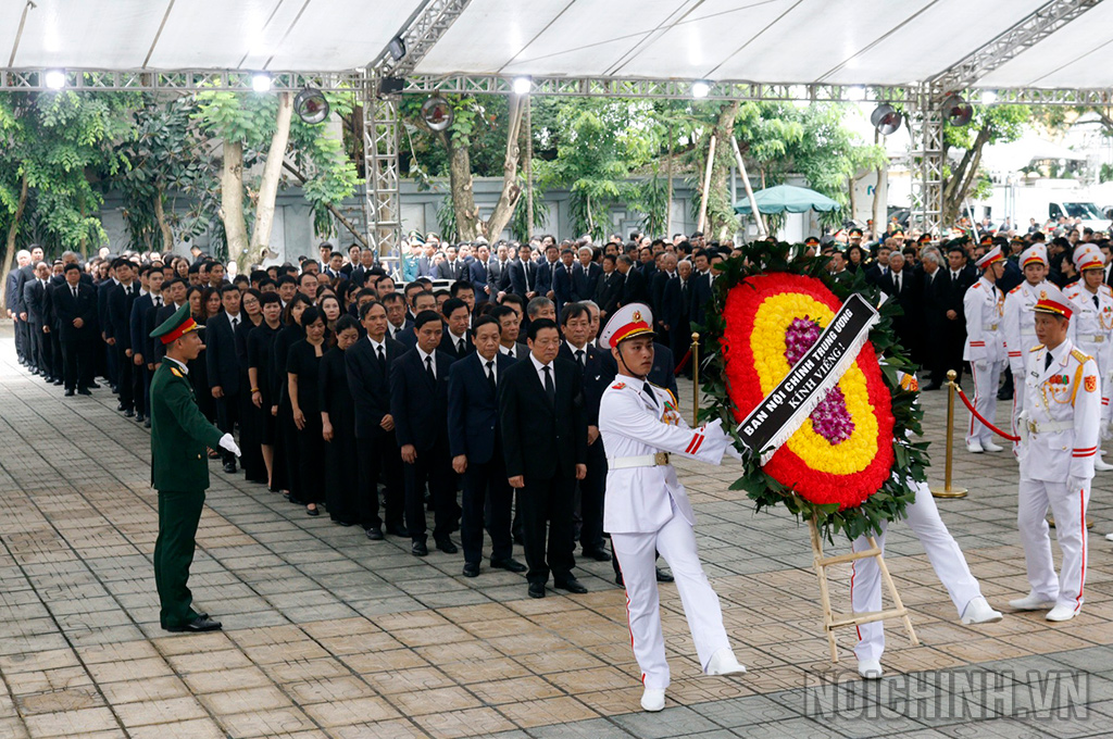 Đoàn cán bộ Ban Nội chính Trung ương viếng đồng chí Tổng Bí thư Nguyễn Phú Trọng, Trưởng Ban Chỉ đạo Trung ương về phòng, chống tham nhũng, tiêu cực