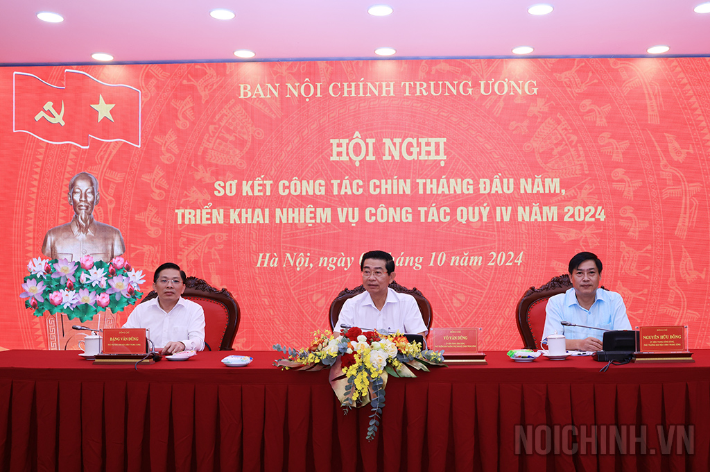 Các đồng chí chủ trì Hội nghị (ảnh Đặng Phước)