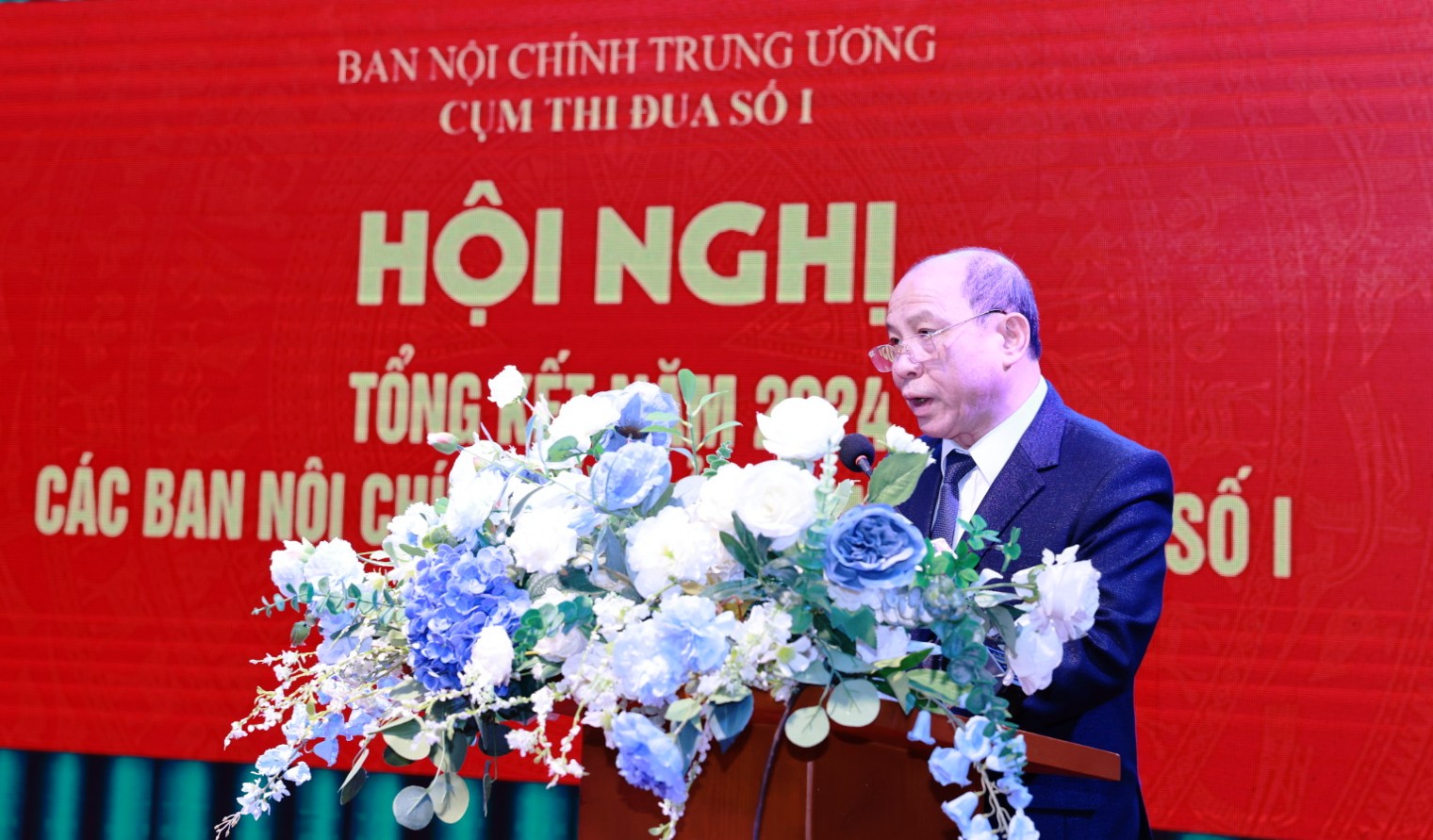 Đồng chí Bùi Đức Hinh, Phó Bí thư Thường trực tỉnh ủy, Chủ tịch Hội đồng nhân dân tỉnh Hòa Bình phát biểu chào mừng