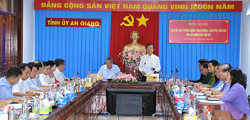 Toàn cảnh Phiên họp