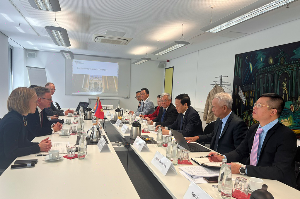 Đoàn cán bộ Ban Nội chính Trung ương làm việc với Bộ Tư pháp Cộng hoà Liên bang Đức