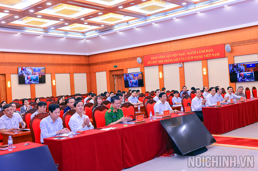 Các đại biểu dự Hội nghị