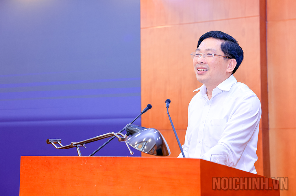 Đồng chí Đặng Văn Dũng, Phó Trưởng Ban, Bí thư Đảng ủy cơ quan Ban Nội chính Trung ương phát biểu tại Hội nghị